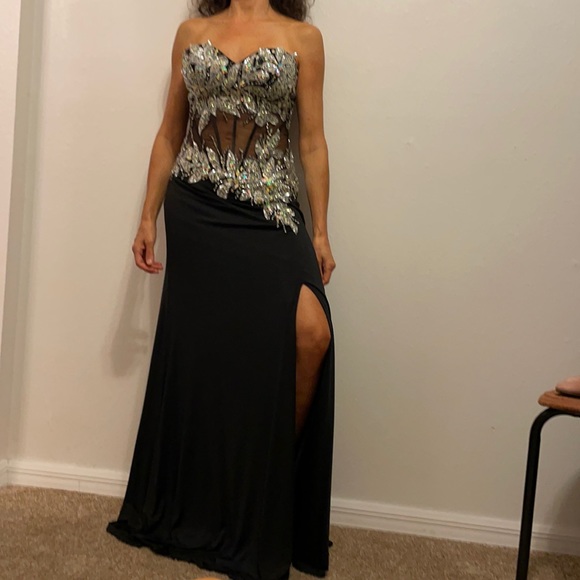 Black and silver prom dress.  Tony Bowls Paris. Size 6.  Worn once. Extra long. - Picture 1 of 4